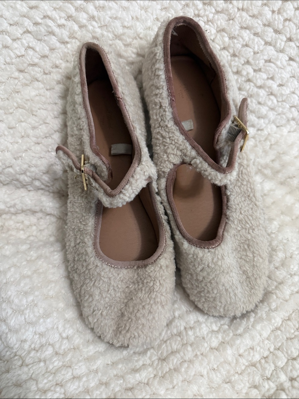 Women’s 7.5 Universal Thread Halston Sherpa Flats Fall Wear Cozy Cottagecore